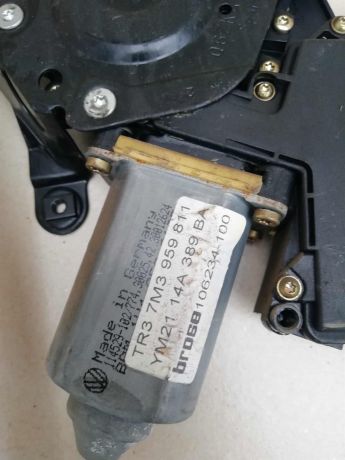 steklopodieemnik-zadnii-levyi-elektro-volkswagen-sharan-rest-ford-galaxy-seat-alhambra-art-58150-big-3