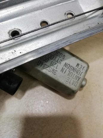 steklopodieemnik-perednii-levyi-elektro-renault-duster-i-art-58219-big-3