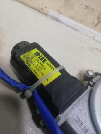 steklopodieemnik-zadnii-pravyi-elektro-kia-spectra-art-59497-big-4