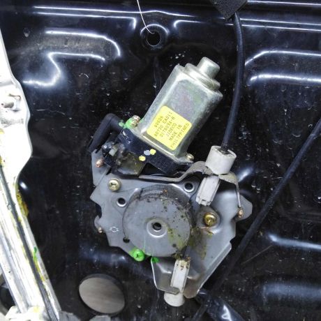 steklopodieemnik-perednii-pravyi-elektro-nissan-murano-i-z50-art-59993-big-1