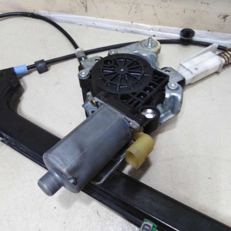 steklopodieemnik-perednii-pravyi-elektro-bmw-e46-kupe-do-rest-art-60253-big-1