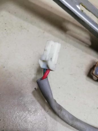 steklopodieemnik-zadnii-levyi-elektro-mazda-millenia-art-60686-big-4