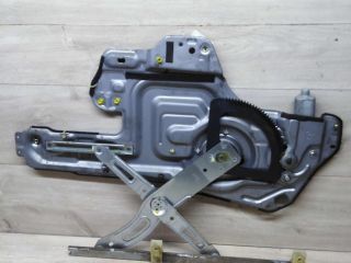 steklopodieemnik-perednii-pravyi-elektro-hyundai-trajet-03gv-sa2-art-61322