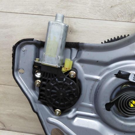 steklopodieemnik-perednii-pravyi-elektro-hyundai-trajet-03gv-sa2-art-61322-big-3