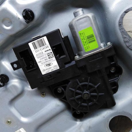 steklopodieemnik-zadnii-levyi-elektro-ford-kuga-i-08gv-art-61359-big-4