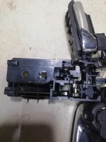 rucka-otkryvaniia-dveri-vnutrenniaia-toyota-avensis-t25-gor-art-61468-big-5