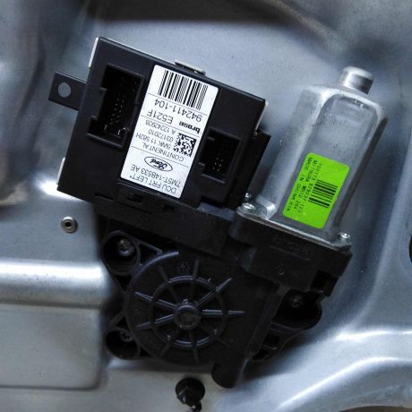 steklopodieemnik-perednii-levyi-elektro-ford-kuga-i-08gv-art-61471-big-5