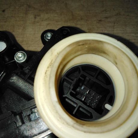 steklopodieemnik-perednii-pravyi-elektro-toyota-avensis-iii-t27-i-art-62189-big-4