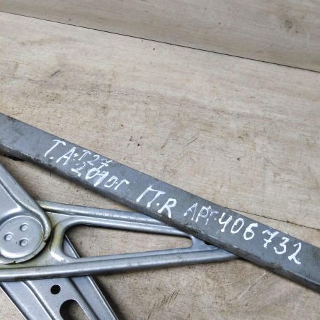 steklopodieemnik-perednii-pravyi-elektro-toyota-avensis-iii-t27-i-art-62189-big-2