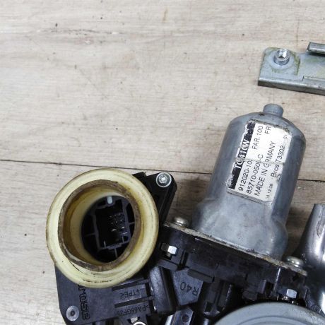 steklopodieemnik-perednii-pravyi-elektro-toyota-avensis-iii-t27-art-63074-big-2