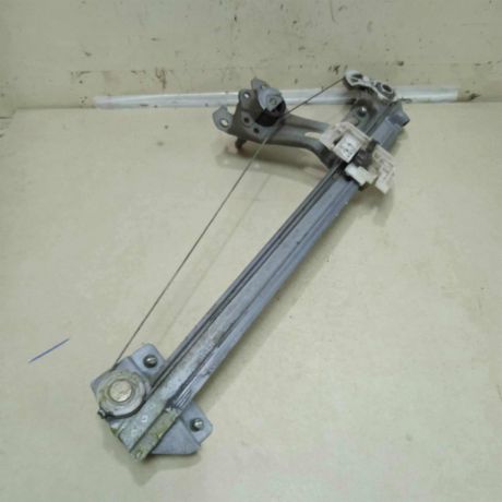 steklopodieemnik-zadnii-pravyi-mexaniceskii-peugeot-206-art-63268-big-1