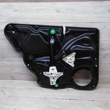 steklopodieemnik-zadnii-pravyi-elektro-volkswagen-passat-b6-art-63933-big-3