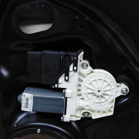 steklopodieemnik-zadnii-pravyi-elektro-volkswagen-passat-b6-art-63933-big-2