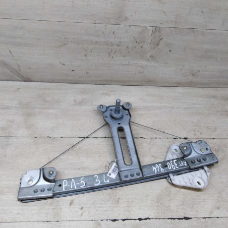 steklopodieemnik-zadnii-levyi-mexaniceskii-renault-logan-art-64064-big-0