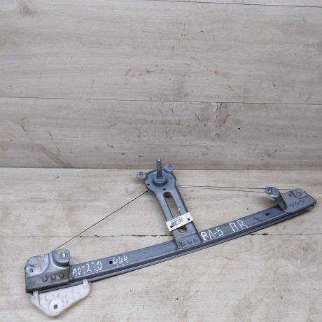 steklopodieemnik-perednii-pravyi-mexaniceskii-renault-logan-art-64206-big-0