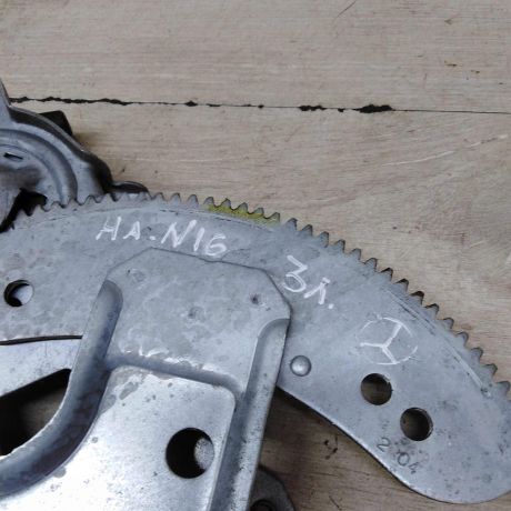 steklopodieemnik-zadnii-levyi-elektro-nissan-almera-n16-art-64266-big-3