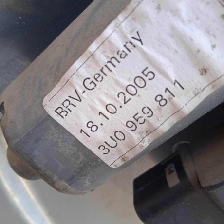 steklopodieemnik-zadnii-levyi-elektro-skoda-superb-art-64405-big-3