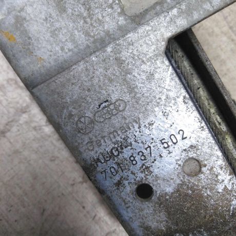 steklopodieemnik-mexaniceskii-perednii-pravyi-volkswagen-transporter-t4-sa1-art-65786-big-1