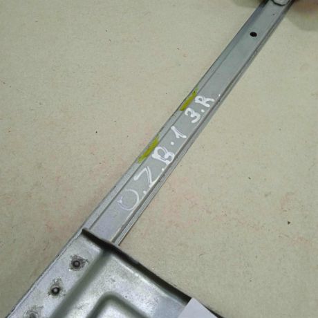 steklopodieemnik-zadnii-pravyi-mexaniceskii-opel-zafira-b-restailing-art-65896-big-2