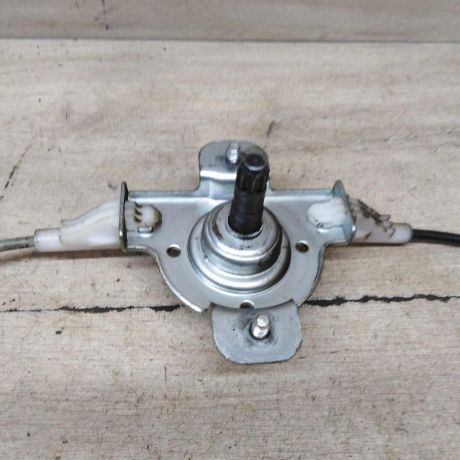 steklopodieemnik-zadnii-pravyi-mexaniceskii-chevrolet-aveo-t200-xetcbek-art-66165-big-1