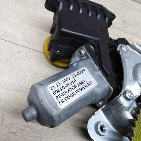 steklopodieemnik-elektro-perednii-pravyi-toyota-corolla-verso-i-restailing-art-67549-big-4