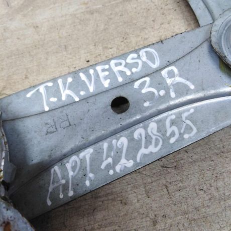 steklopodieemnik-zadnii-pravyi-elektro-toyota-corolla-verso-i-restailing-art-67550-big-3