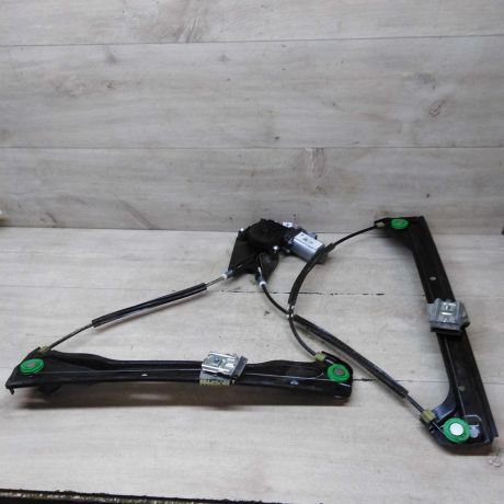 steklopodieemnik-perednii-pravyi-elektro-volkswagen-polo-v-sedan-art-71253-big-0