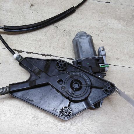 steklopodieemnik-perednii-pravyi-elektro-volkswagen-polo-v-sedan-art-71253-big-4