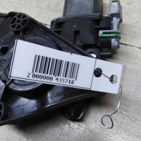 steklopodieemnik-perednii-pravyi-elektro-volkswagen-polo-v-sedan-art-71253-big-2