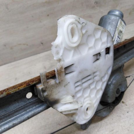 steklopodieemnik-perednii-pravyi-elektro-renault-logan-i-art-71754-big-1