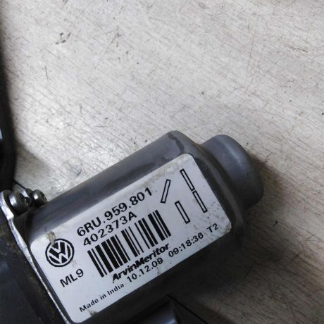 steklopodieemnik-perednii-levyi-elektro-volkswagen-polo-v-sedan-art-71821-big-1