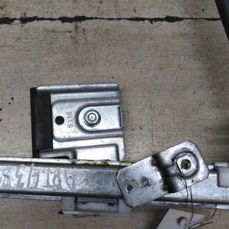 steklopodieemnik-perednii-pravyi-mercedes-vito-w639-art-72077-big-1