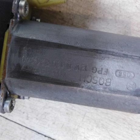 steklopodieemnik-perednii-pravyi-mercedes-vito-w639-art-72077-big-4