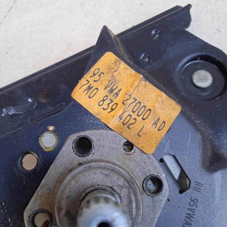 steklopodieemnik-zadnii-pravyi-mexaniceskii-volkswagen-sharan-do-rest-art-73691-big-1