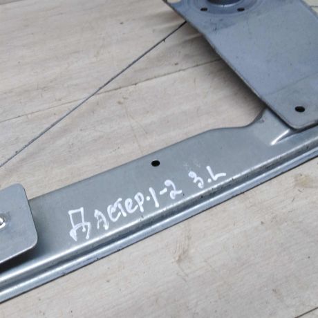 steklopodieemnik-zadnii-levyi-mexaniceskii-renault-duster-art-74674-big-1