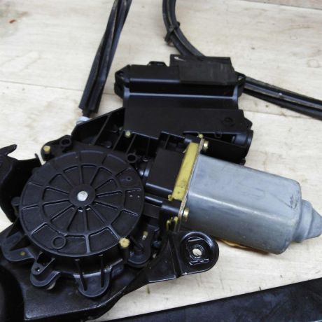 steklopodieemnik-zadnii-pravyi-elektro-ford-galaxy-volkswagen-sharan-seat-alhambra-i-art-74694-big-1