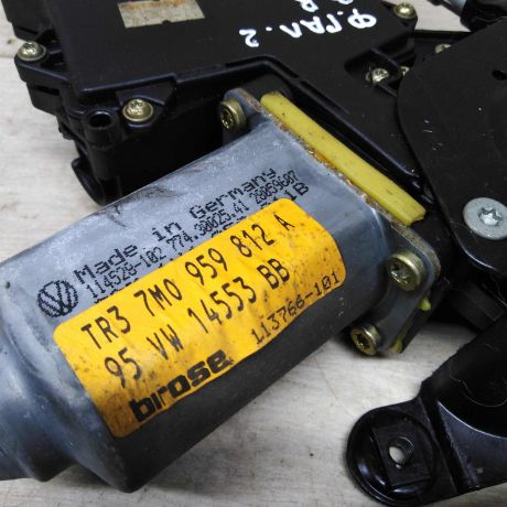 steklopodieemnik-zadnii-pravyi-elektro-ford-galaxy-volkswagen-sharan-seat-alhambra-i-art-74694-big-3