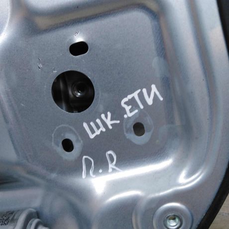 steklopodieemnik-perednii-pravyi-elektro-skoda-yeti-i-art-75416-big-1