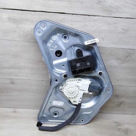 steklopodieemnik-zadnii-levyi-elektro-skoda-yeti-i-art-75497-big-0