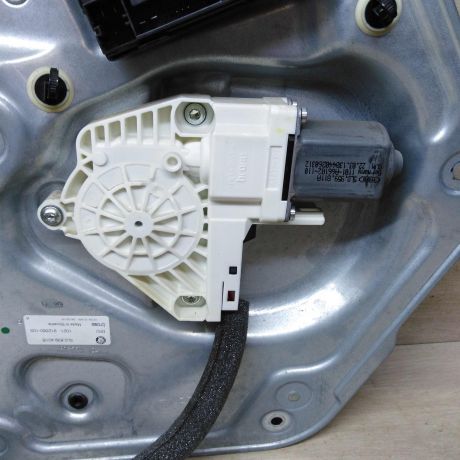 steklopodieemnik-zadnii-levyi-elektro-skoda-yeti-i-art-75497-big-2