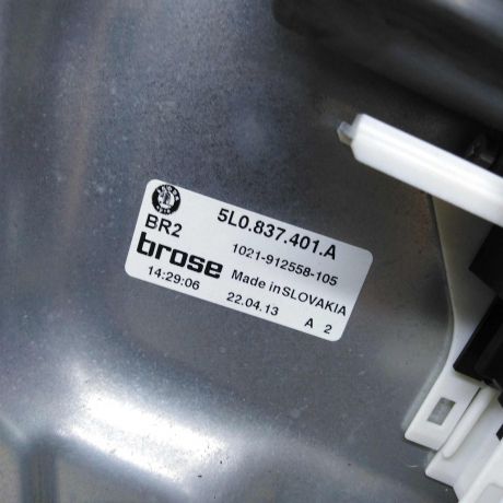 steklopodieemnik-perednii-levyi-elektro-skoda-yeti-i-art-75498-big-1