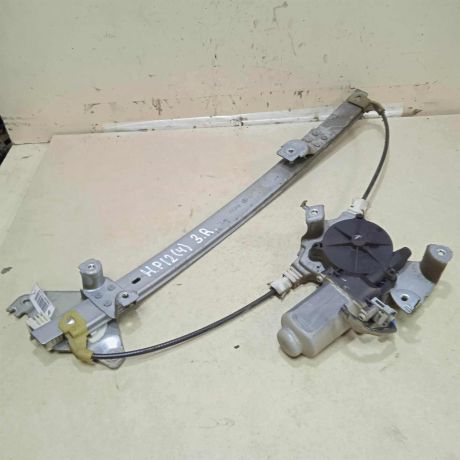 steklopodieemnik-zadnii-pravyi-elektro-nissan-primera-p12-art-75943-big-0