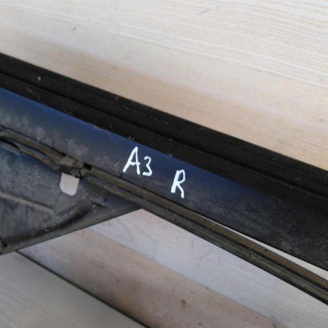 steklopodieemnik-perednii-pravyi-audi-a3-8l-elektro-art-75973-big-1