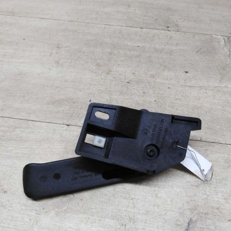 rucka-otkryvaniia-kapota-skoda-yeti-i-art-76518-big-3