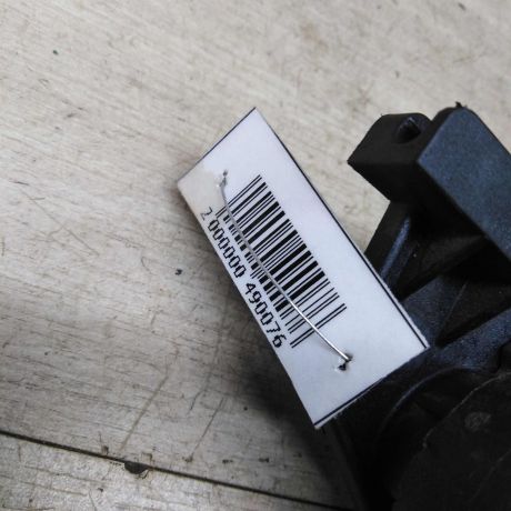 rucka-otkryvaniia-kapota-skoda-yeti-i-art-76518-big-4