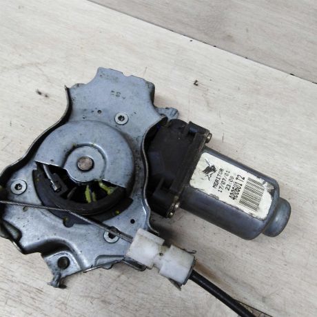 steklopodieemnik-perednii-levyi-elektro-nissan-almera-ii-n16-art-77486-big-1