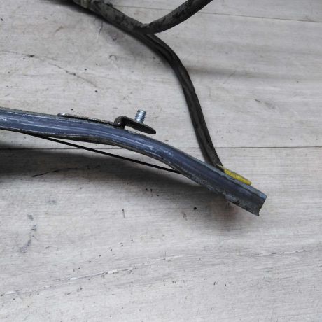 steklopodieemnik-perednii-levyi-elektro-mazda-323-defekt-art-78716-big-1