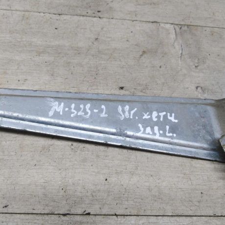 steklopodieemnik-zadnii-levyi-mazda-323-art-79374-big-2