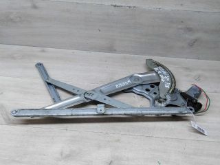 steklopodieemnik-perednii-pravyi-elektro-suzuki-sx4-art-79385