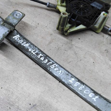 steklopodieemnik-perednii-pravyi-elektro-mitsubishi-carisma-i-restailing-art-79965-big-2